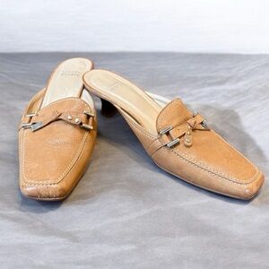 Stuart Weitzman ladies Tan Leather slip on low heel  shoes size 5W